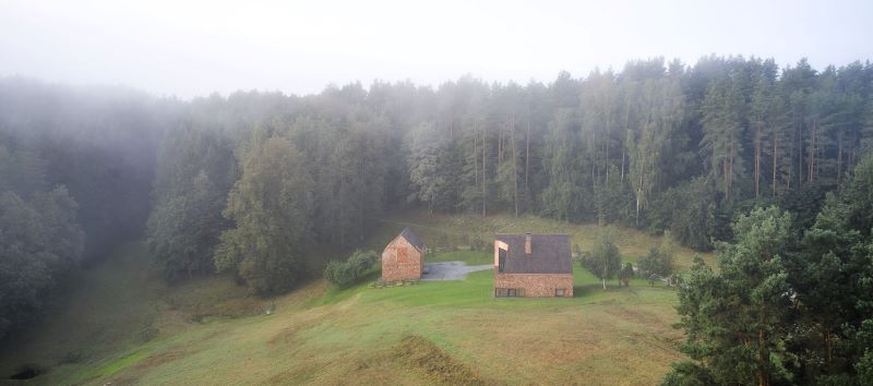 Mediniai langai kaustyti aliuminiu